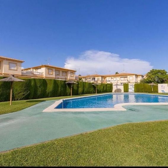 Alquiler de piso en Playa Flamenca - Photo 1