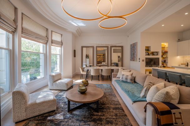 Cumberland House, Clifton Gardens, Little Venice, W9 1DX - Photo 1