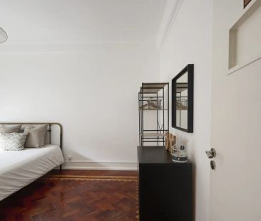 Room in a shared 7-bedroom apartment for rent in Lisbon for professionals and students - Foto 2