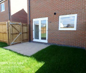 2 bedroom semi-detached house to rent - Photo 6