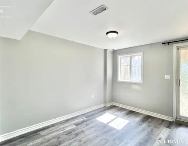 2-27A View Green Crescent, Toronto, Ontario M9W 7E1 | 27A View Green Crescent, Toronto - Photo 1