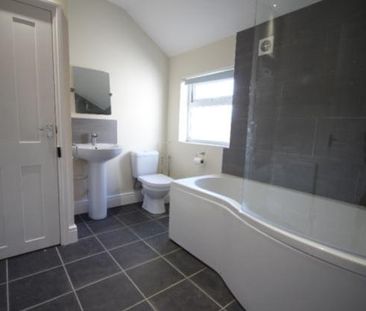 3 bedroom end of terrace house to rent - Photo 5