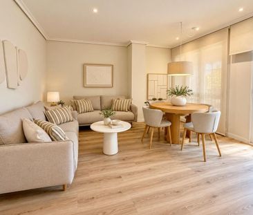 2 room luxury penthouse for rent in Valencia, Spain - Photo 5