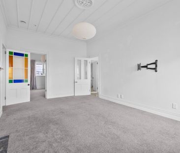 Spacious Grey Lynn Home with Work-From-Home Studio - Photo 3