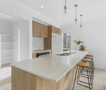 Modern family home! - Photo 6