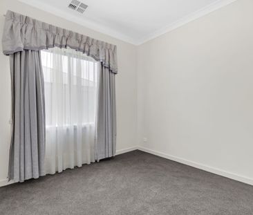 Lovely Four Bedroom Home - Photo 6