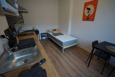 LILLE - APPARTEMENT - T1 MEUBLE - Photo 2