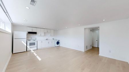 For Lease - 118 Clifton Avenue Unit# Basement/Studio, Toronto, Ontario - Photo 2