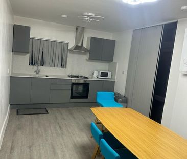 Room in a Shared House, Philip Lane, N15 - Photo 4