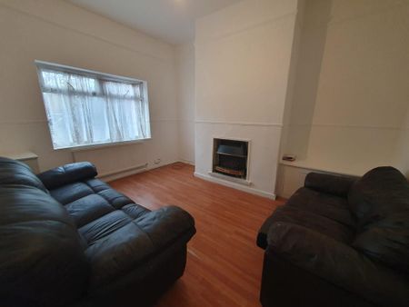 3 bedroom terraced house to rent - Photo 2