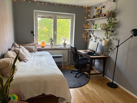 Fin, ljus trea m balkong - Foto 3