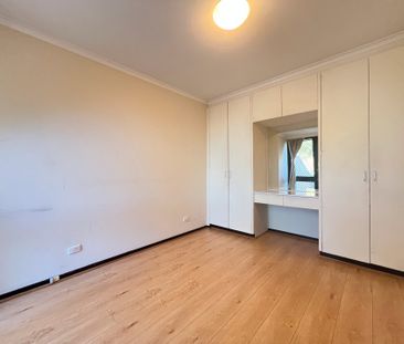 Cosy Apartment in the Heart of Box Hill - Photo 1
