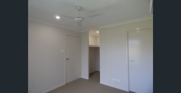 Modern 4 bedroom home - Photo 1