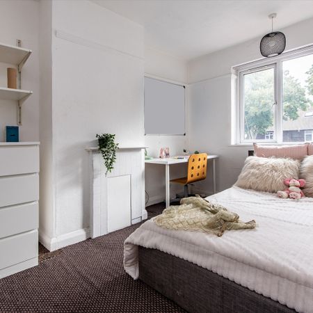 3 Bed Semi-Detached House, Beeston Road, NG7 - Photo 4