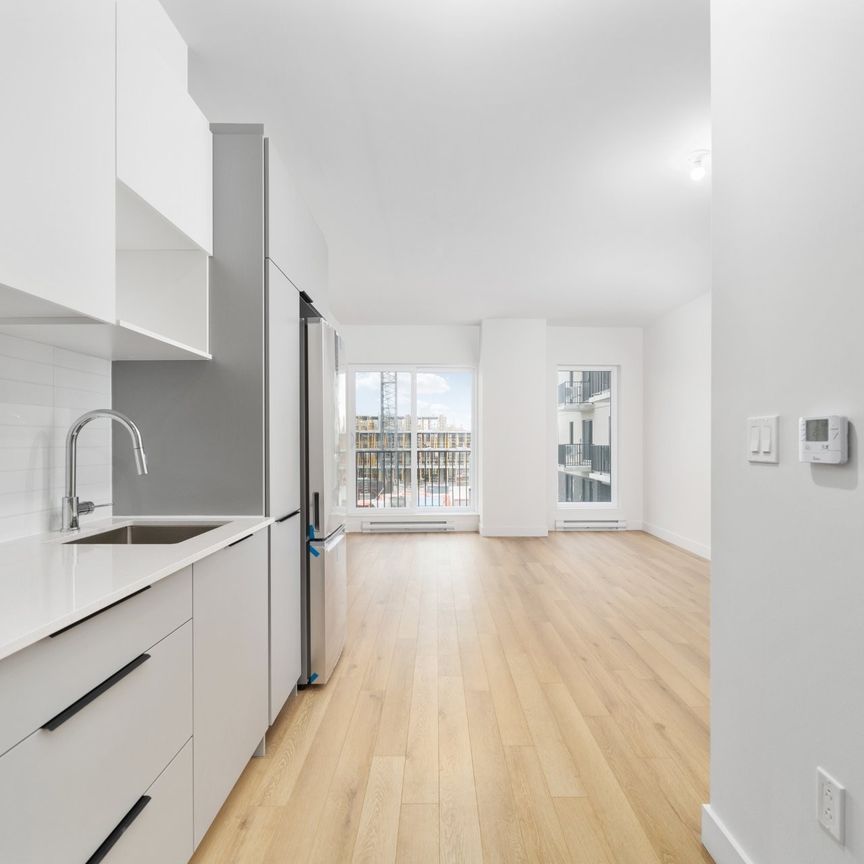 37 Boul. Brunswick, #321 - Photo 1