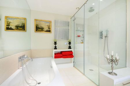 3 bedroom flat to rent - Photo 3