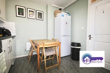 1 Bedroom Room in Flat Share To Rent - Photo 4