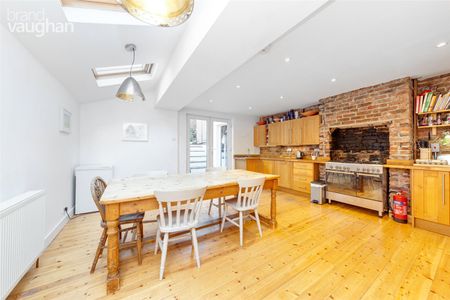 3 bedroom terraced house to rent - Photo 2