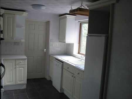 6 bedroom semi-detached house to rent - Photo 5