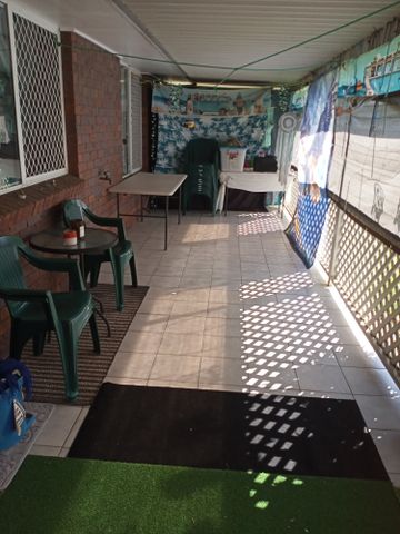 Carseldine - Photo 2