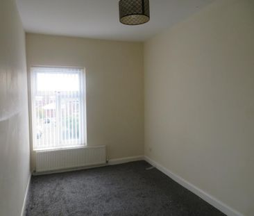 3 bedroom end of terrace house to rent - Photo 6