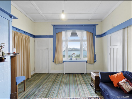 Sea views, flat lawn, close to shops & beach - Photo 3