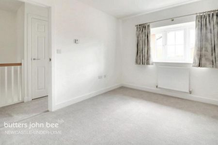 3 bedroom semi-detached house to rent - Photo 4