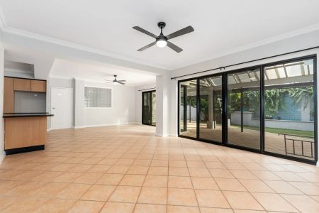 Lovely Family Home - Photo 4