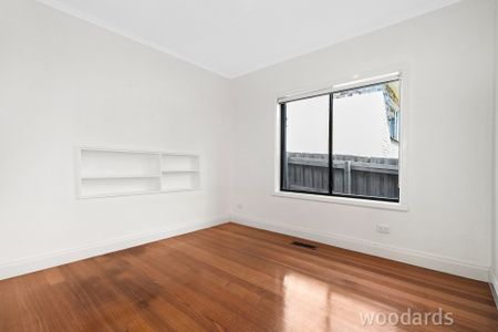 Family Home in Fantastic Location - Photo 2