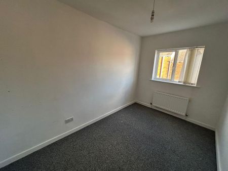 3 bedroom terraced house to rent - Photo 3