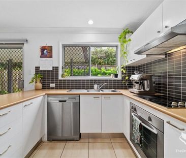 WALKING DISTANCE TO GARDEN CITY, LUXURY TOWNHOUSE FOR RENT, AIRCON ... - Photo 2