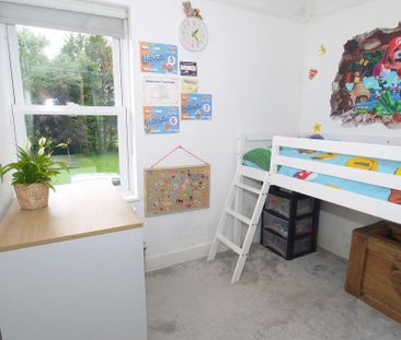 3 bedroom semi-detached house to rent - Photo 6