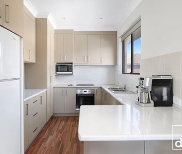 Perfectly Positioned Top Floor Apartment - Photo 3