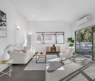 12C Silverton Avenue, Wai O Taiki Bay, Auckland - Photo 3