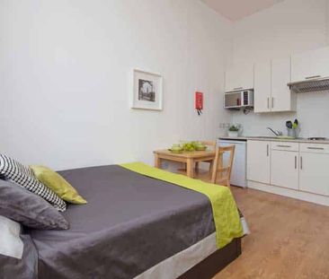 Gold Studios - Photo 4