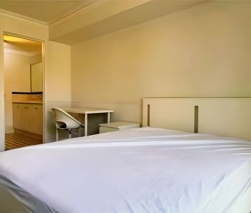 Secondary Bedroom - Photo 2