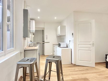Location Appartement 1 pièce 16m² LYON 7ème - Photo 4