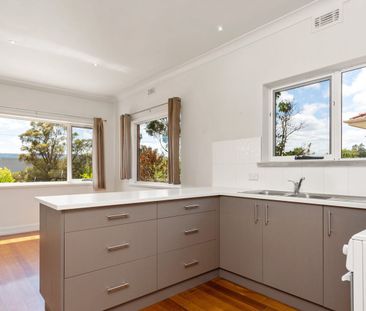 Charming and well presented 3 bedroom home - Photo 5