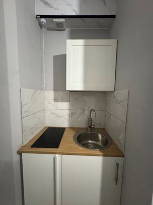 Studio Flat, Radstock Road, RG1 - Photo 1