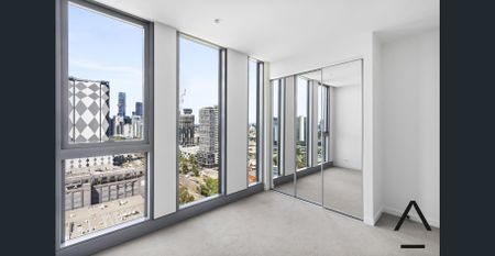 Captivating apartment with breathtaking views - Photo 2