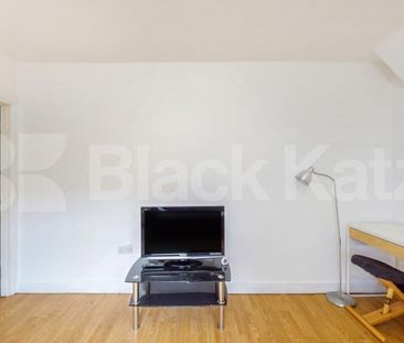 Bright & Spacious 2-Bed Flat to Rent – Minutes from Camden Town Sta... - Photo 1