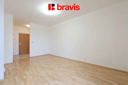 Pronájem bytu 1+kk, ulice U Leskavy, Brno - Starý Lískovec, balkon, sklep - Photo 4