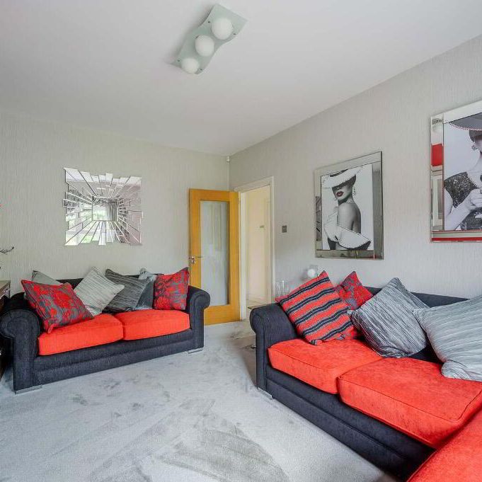 12 Churchland Close, Holywood, BT18 9LF - Photo 1