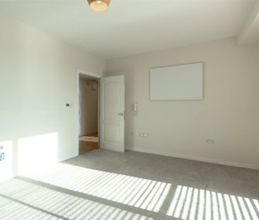 The Crescent, Park West, Dublin 12 - Photo 3