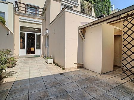 Rez-de-Chaussée 1 chambre avec cour - Photo 2