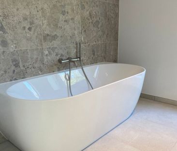 NIEUWBOUW, 3-gevel woning, ideaal gelegen in een rustige straat op ... - Photo 3