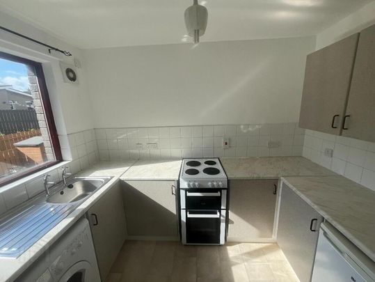 37 Hill Street, Lisburn, BT28 1YE - Photo 1