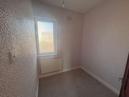 Dartmouth Street, Walney, Barrow-in-furness, LA14 - Photo 5