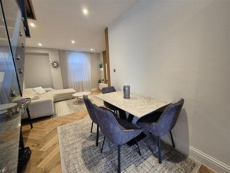2 bedroom townhouse to rent - Photo 2