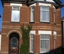 5 Bed Detached House With Large Garden in Winton - Photo 3